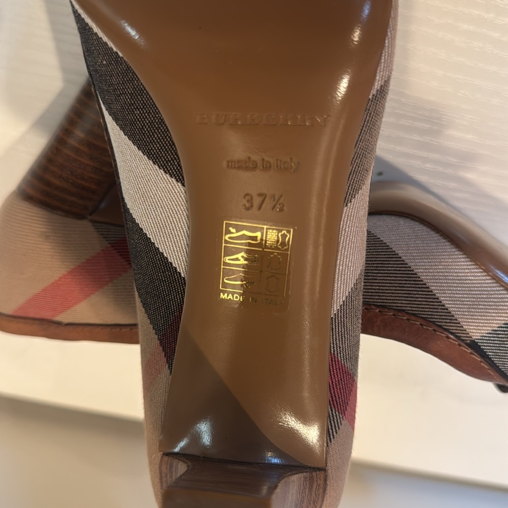 Burberry plaid heels size 37 - Picture 3 of 4